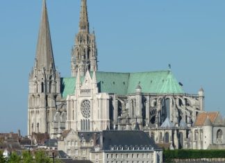 Chiêm ngưỡng kiến trúc ấn tượng của nhà thờ Đức Bà Chartres – Pháp Chiêm ngưỡng kiến trúc ấn tượng của nhà thờ Đức Bà Chartres - Pháp